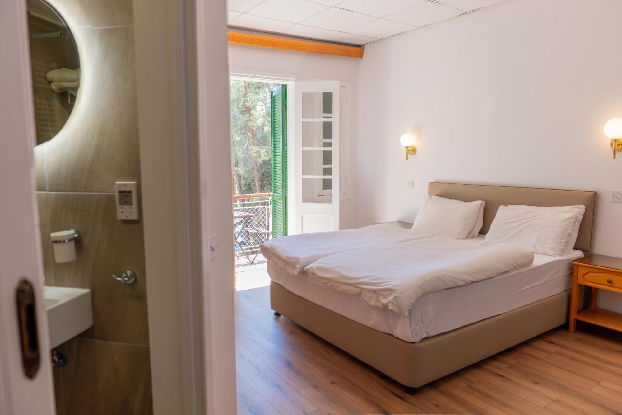 New Helvetia Hotel Платрес Экстерьер фото